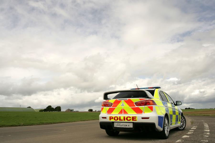  Mitsubishi Lancer Evolution X UK Police Car 2009 года  (фото 6 из 19)